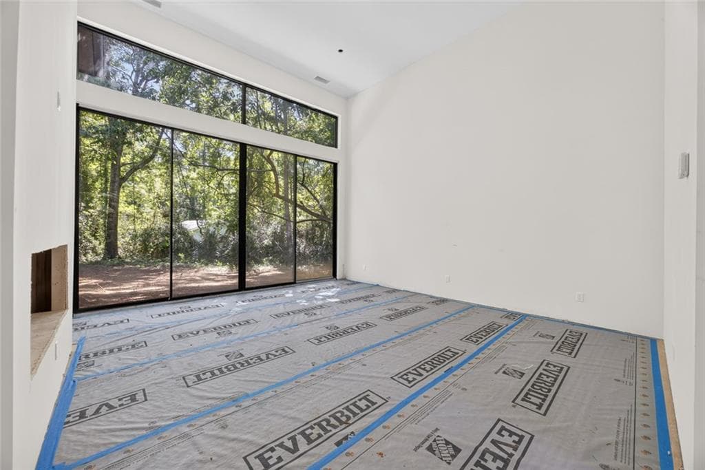 5 bedroom, 6 bathroom, 3,815 sq ft single family residence for sale at 7060 Bells Way, Fairburn, GA 30213 — photo 10
