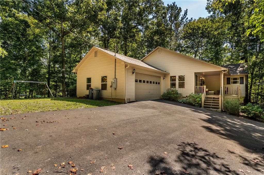 3 bedroom, 2 bathroom, 2,000 sq ft single family residence for sale at 42 Oak Morris Ridge, Jasper, GA 30143 — photo 3