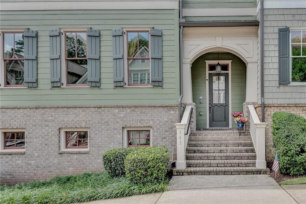 3 bedroom, 3 bathroom, 3,937 sq ft townhouse for sale at 141 Staddlebridge Avenue, Canton, GA 30114 — photo 2