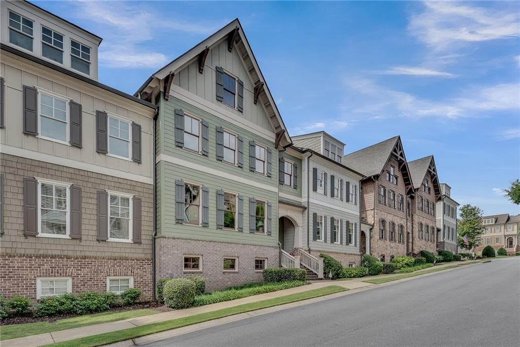 3 bedroom, 3 bathroom, 3,937 sq ft townhouse for sale at 141 Staddlebridge Avenue, Canton, GA 30114 — photo 3