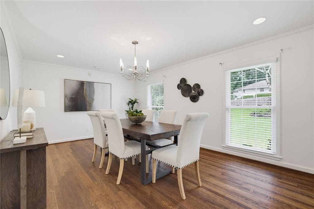 4 bedroom, 3 bathroom, 2,373 sq ft single family residence for sale at 535 Franklin Road, Sandy Springs, GA 30342 — photo 4