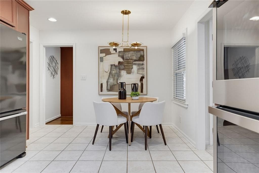 4 bedroom, 3 bathroom, 2,373 sq ft single family residence for sale at 535 Franklin Road, Sandy Springs, GA 30342 — photo 9