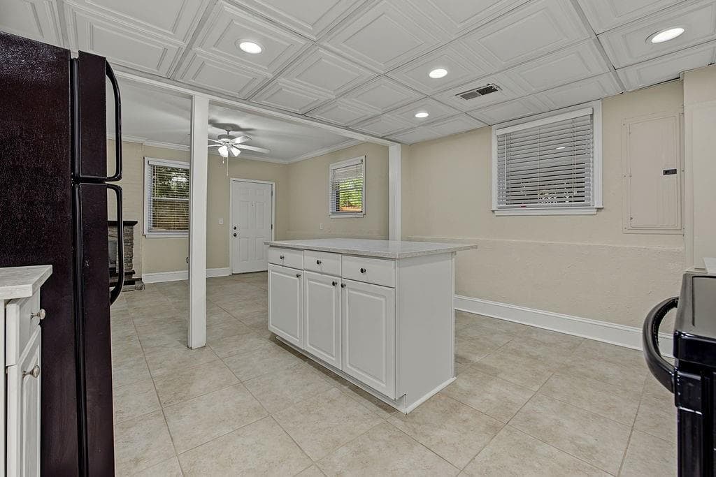 1 bedroom, 1 bathroom, 2,715 sq ft single family residence for rent at 2132 Dunwoody Glen, Dunwoody, GA 30338 for $1,725 a month — photo 6