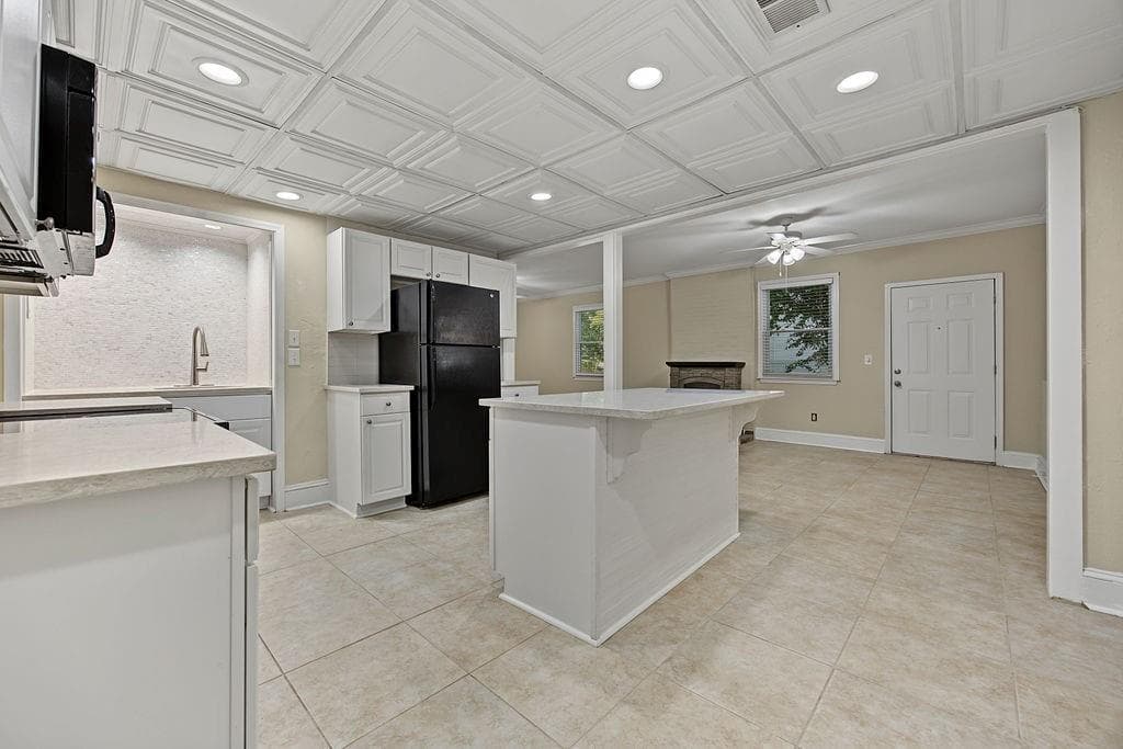 1 bedroom, 1 bathroom, 2,715 sq ft single family residence for rent at 2132 Dunwoody Glen, Dunwoody, GA 30338 for $1,725 a month — photo 7