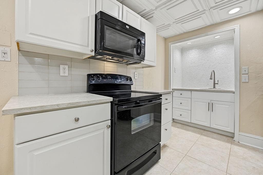 1 bedroom, 1 bathroom, 2,715 sq ft single family residence for rent at 2132 Dunwoody Glen, Dunwoody, GA 30338 for $1,725 a month — photo 9