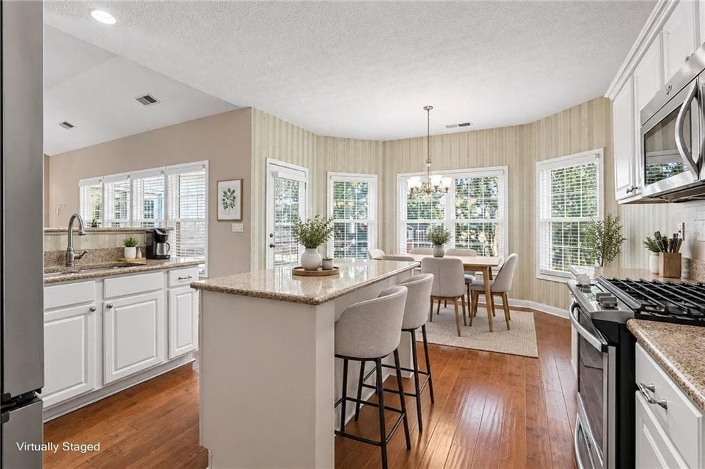 3 bedroom, 2 bathroom, 2,286 sq ft single family residence for sale at 2208 Caneridge Court, Marietta, GA 30064 — photo 6