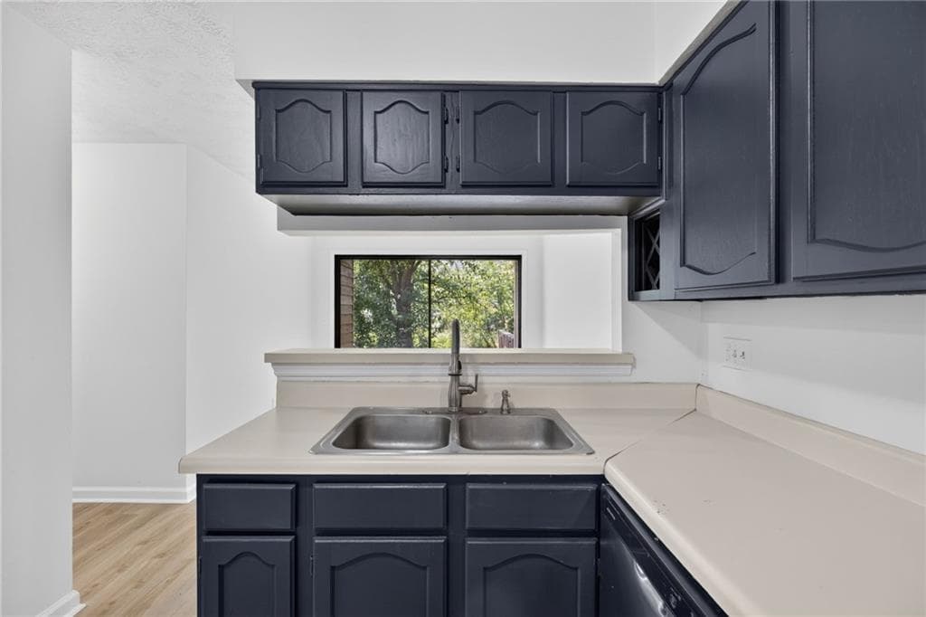 3 bedroom, 2 bathroom, 1,334 sq ft single family residence for sale at 1555 Burnstone Drive, Stone Mountain, GA 30088 — photo 9