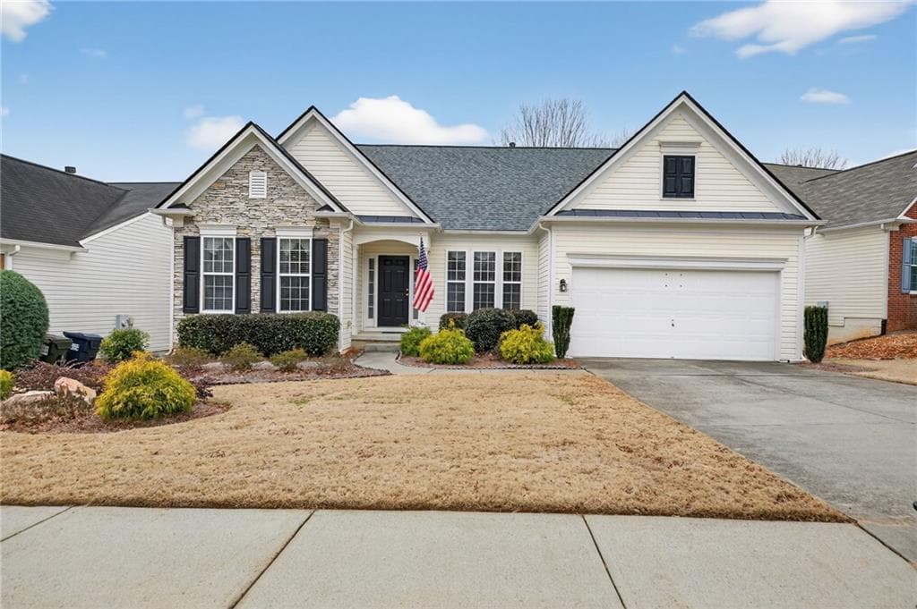3 bedroom, 3 bathroom, 1,953 sq ft single family residence for sale at 6645 Cold Stream Drive, Cumming, GA 30040 — photo 3