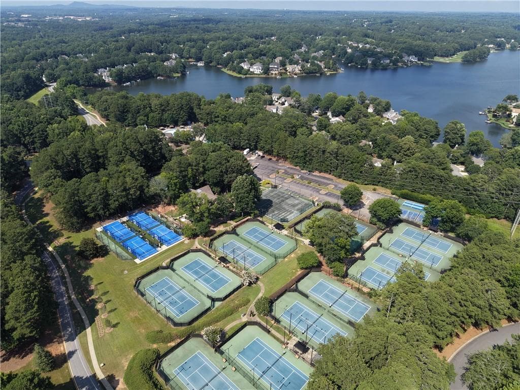 5 bedroom, 5 bathroom, 4,265 sq ft single family residence for sale at 535 Flying Scot Way, Alpharetta, GA 30005 — photo 3