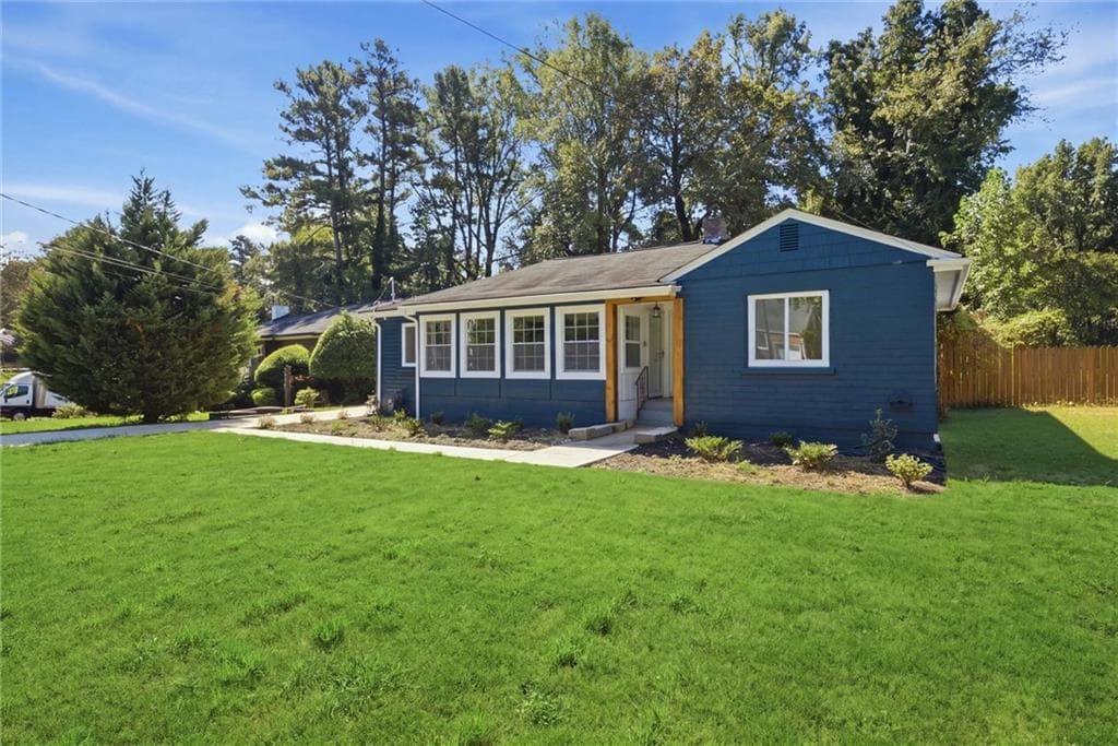 3 bedroom, 2 bathroom, 1,294 sq ft single family residence for sale at 2104 Cascade Road, Atlanta, GA 30311 — photo 3