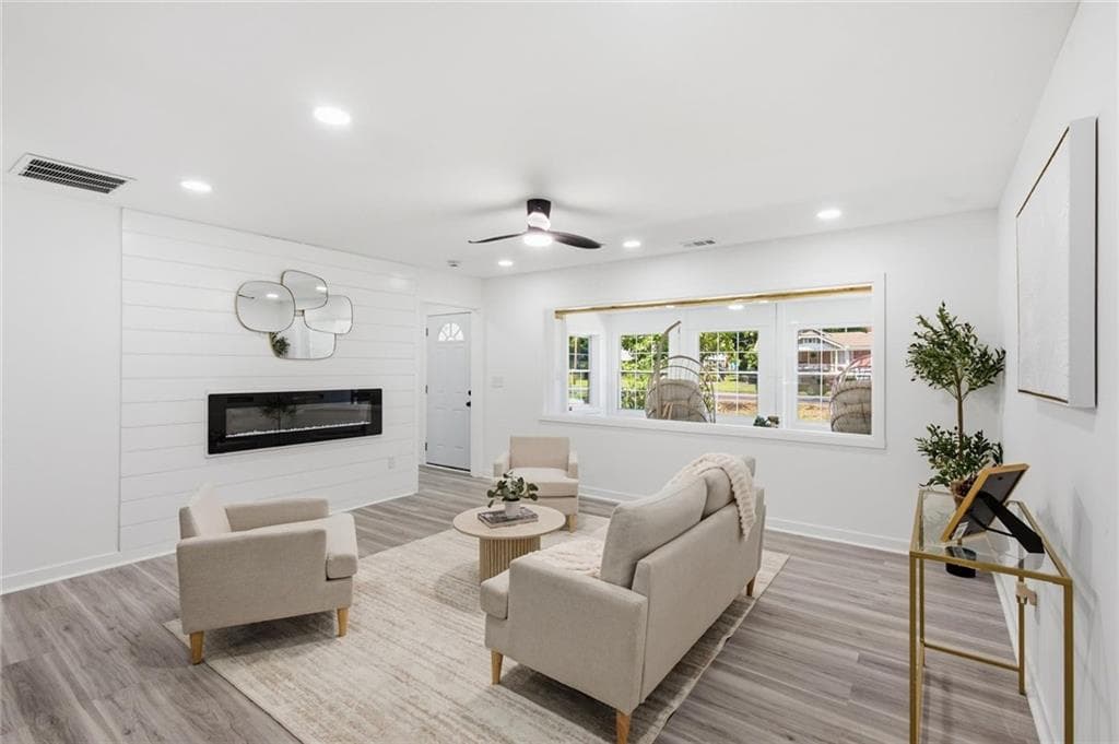3 bedroom, 2 bathroom, 1,294 sq ft single family residence for sale at 2104 Cascade Road, Atlanta, GA 30311 — photo 8