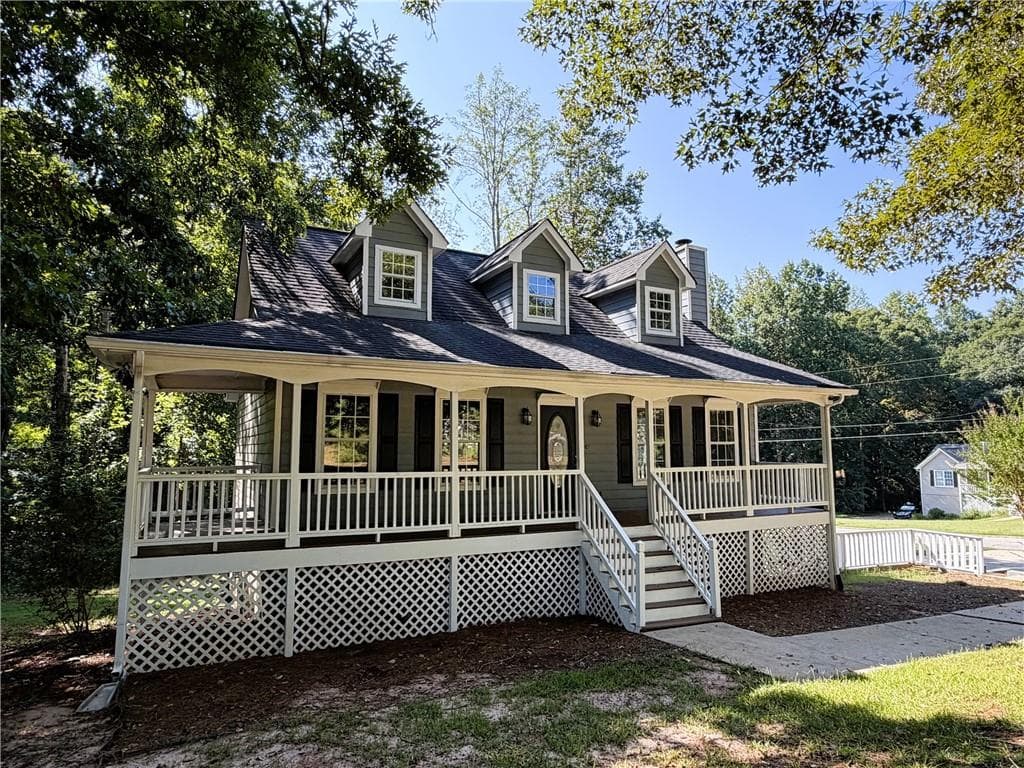 3 bedroom, 2 bathroom, 1,434 sq ft single family residence under contract at 220 Hitchcock Drive, Villa Rica, GA 30180