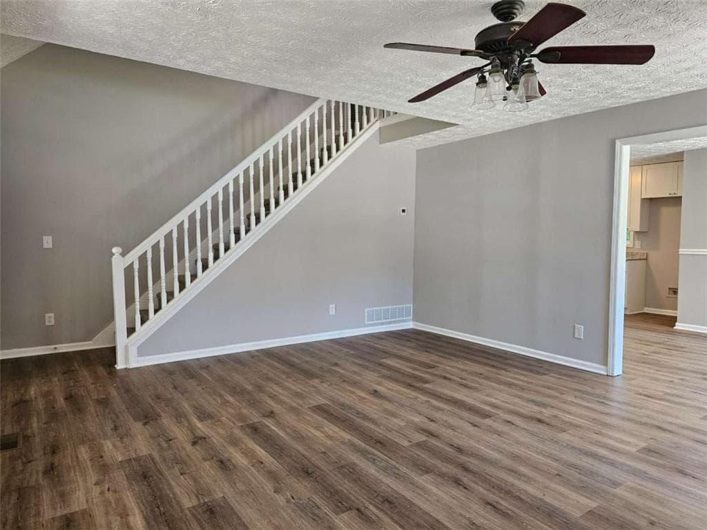 3 bedroom, 2 bathroom, 1,434 sq ft single family residence under contract at 220 Hitchcock Drive, Villa Rica, GA 30180 — photo 8