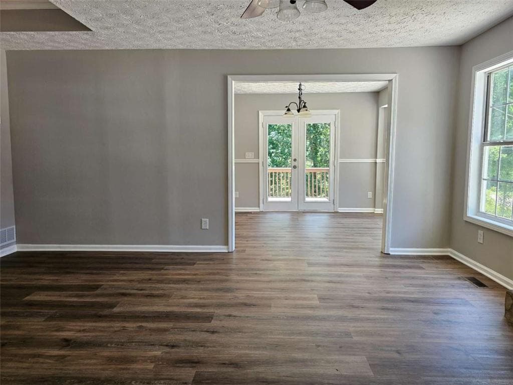3 bedroom, 2 bathroom, 1,434 sq ft single family residence under contract at 220 Hitchcock Drive, Villa Rica, GA 30180 — photo 10