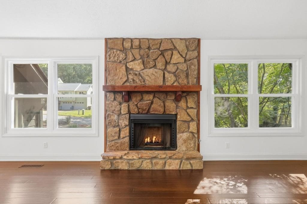 5 bedroom, 3 bathroom, 2,474 sq ft single family residence under contract at 3751 Station Drive, Kennesaw, GA 30144 — photo 7