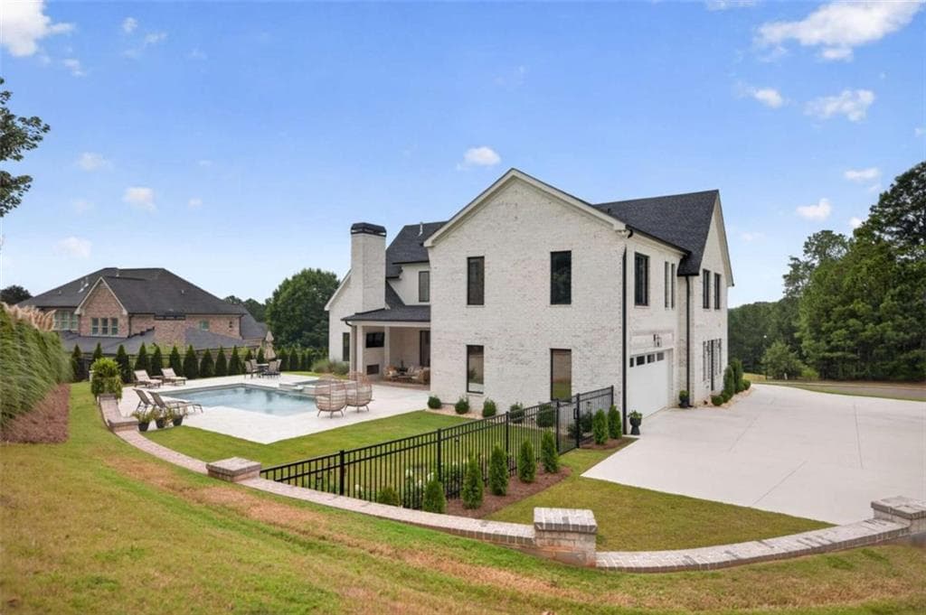 4 bedroom, 6 bathroom, 4,600 sq ft single family residence for sale at 2445 Sunflower Drive, Hoschton, GA 30548 — photo 3
