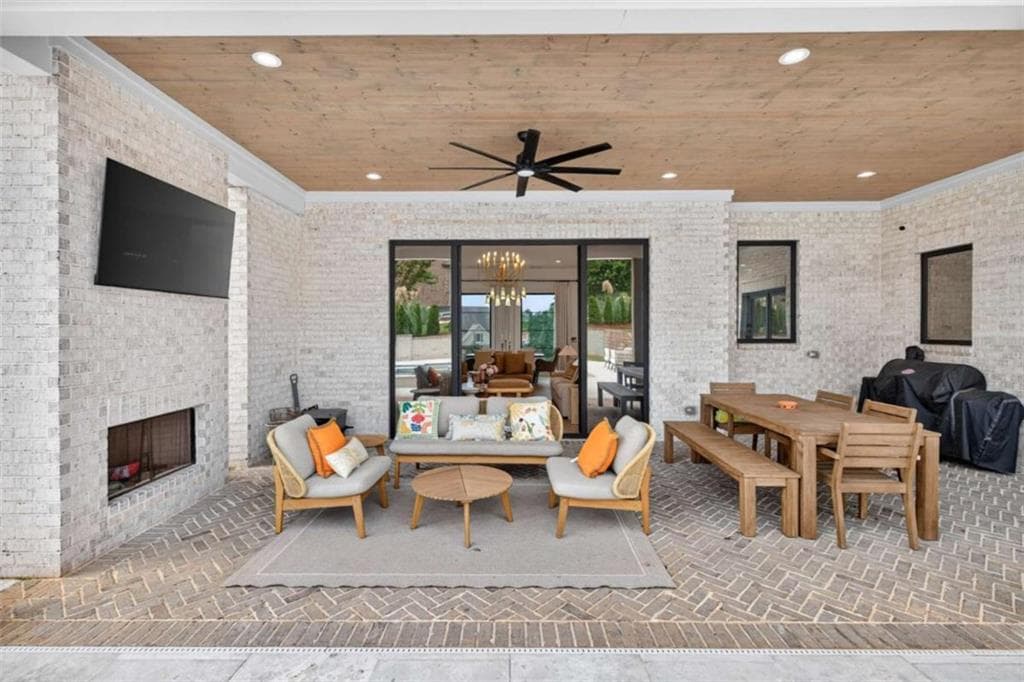 4 bedroom, 6 bathroom, 4,600 sq ft single family residence for sale at 2445 Sunflower Drive, Hoschton, GA 30548 — photo 7