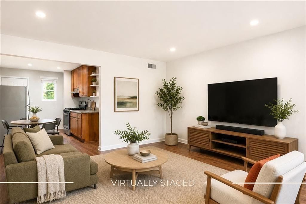 2 bedroom, 1 bathroom, 800 sq ft apartment for rent at 3203 E Point Street 4, Atlanta, GA 30344 for $1,175 a month — photo 1 of 18