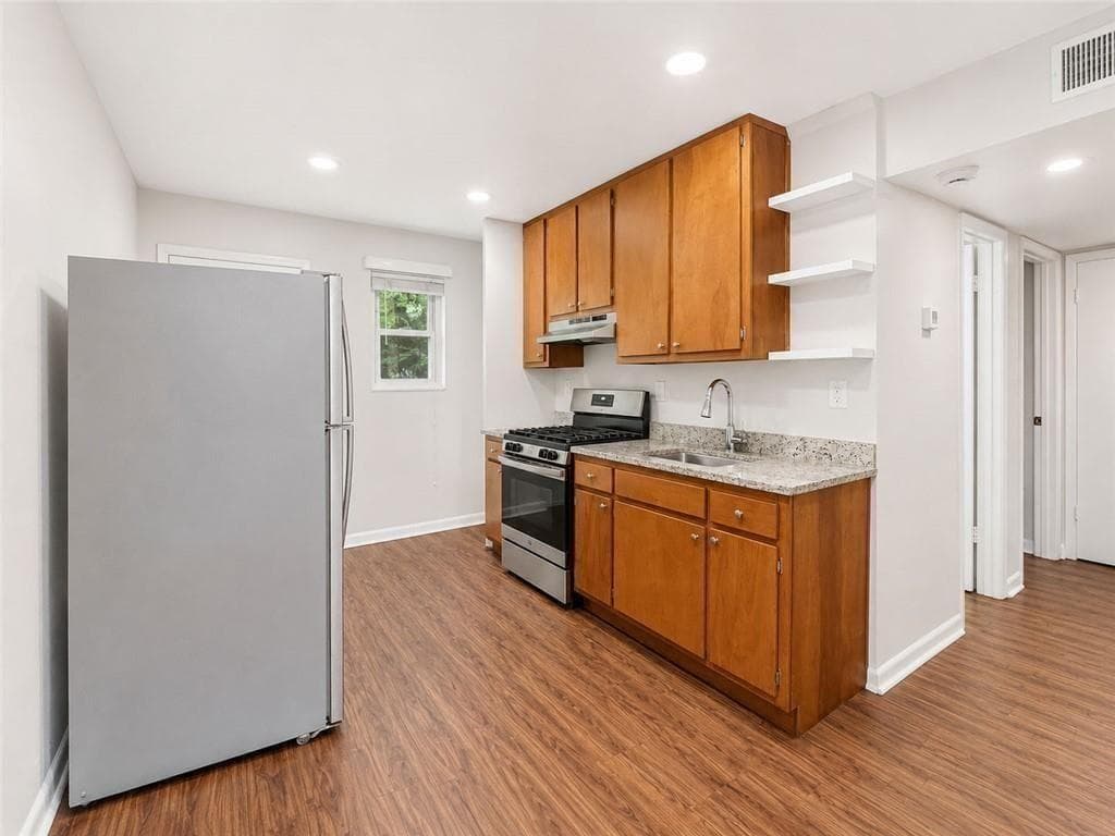 2 bedroom, 1 bathroom, 800 sq ft apartment for rent at 3203 E Point Street 4, Atlanta, GA 30344 for $1,175 a month — photo 4