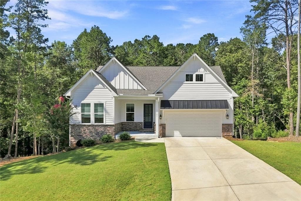 4 bedroom, 3 bathroom, 3,197 sq ft single family residence under contract at 723 Linger Longer Drive, Ellijay, GA 30540 — photo 2