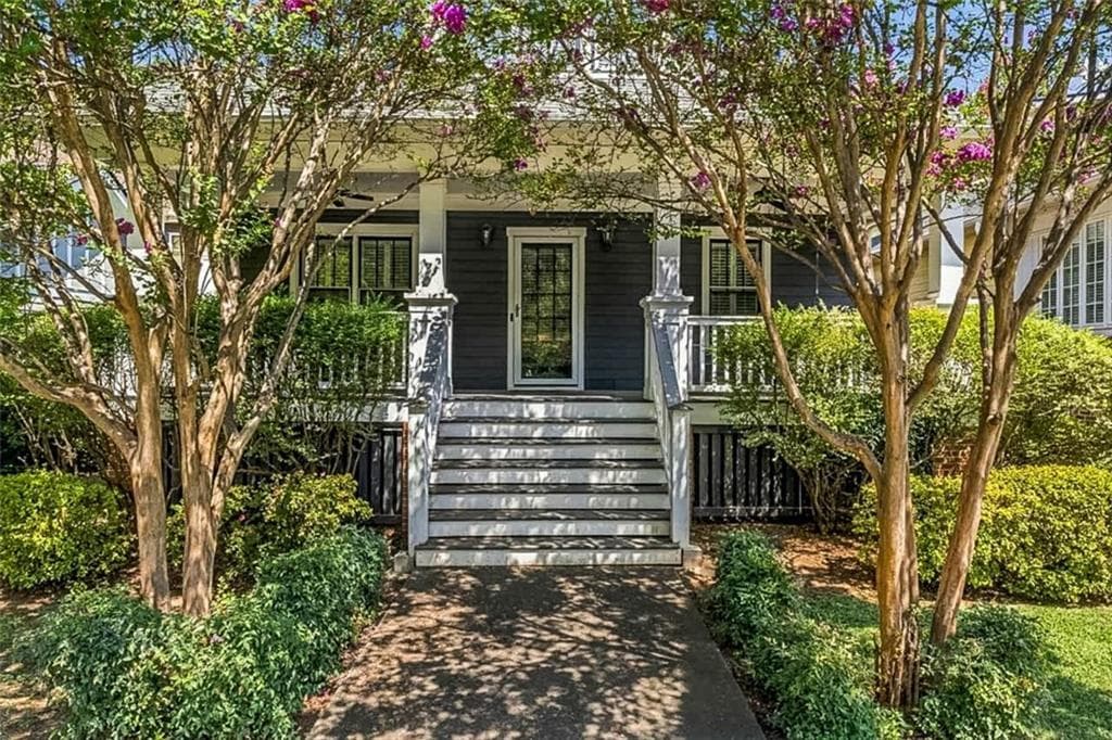 4 bedroom, 3 bathroom, 2,349 sq ft single family residence for sale at 925 Margaret Street, Hapeville, GA 30354 — photo 2