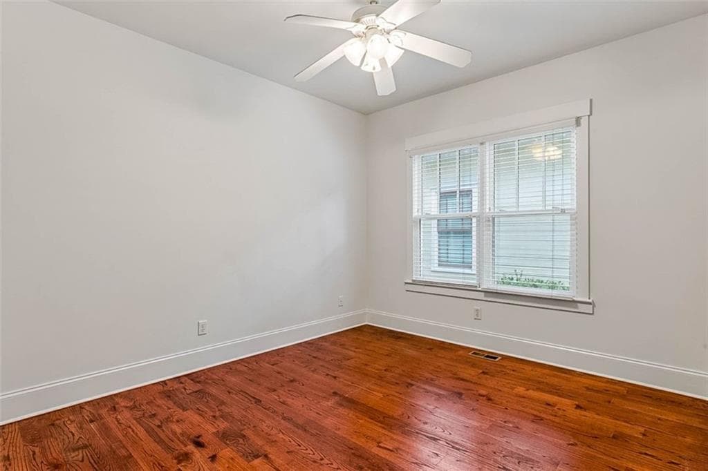 4 bedroom, 3 bathroom, 2,349 sq ft single family residence for sale at 925 Margaret Street, Hapeville, GA 30354 — photo 9