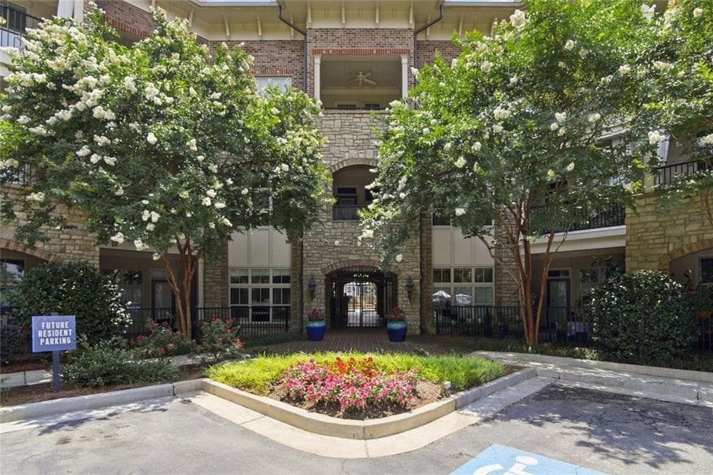 1 bedroom, 1 bathroom, 823 sq ft condominium for sale at 625 Piedmont Avenue 103, Atlanta, GA 30308 — photo 9