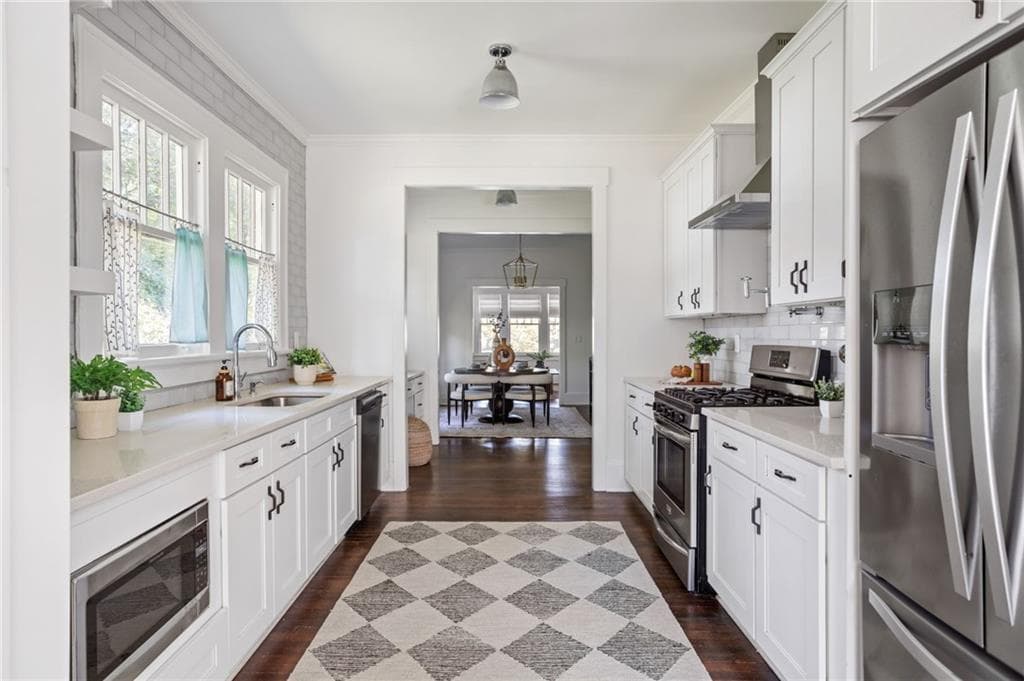 3 bedroom, 2 bathroom, 1,780 sq ft single family residence under contract at 695 Brookline Street, Atlanta, GA 30310 — photo 10