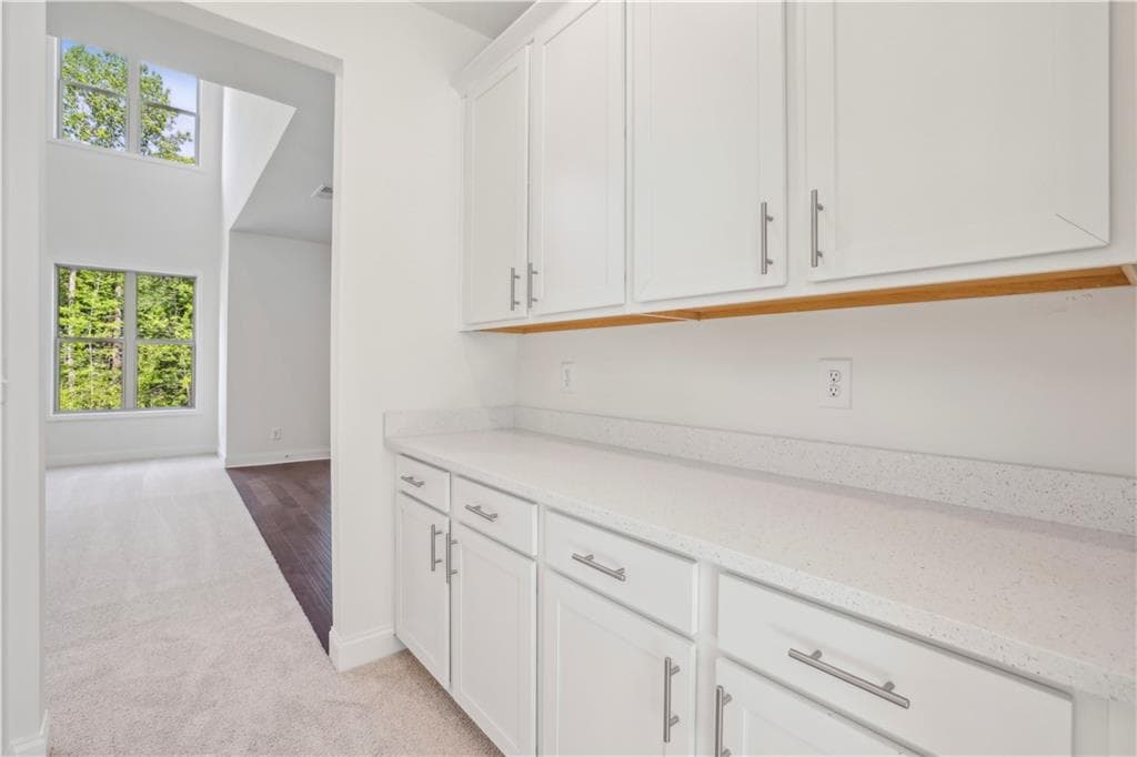 5 bedroom, 5 bathroom, 3,500 sq ft single family residence under contract at 5947 Creek Indian Drive, Sugar Hill, GA 30518 — photo 4