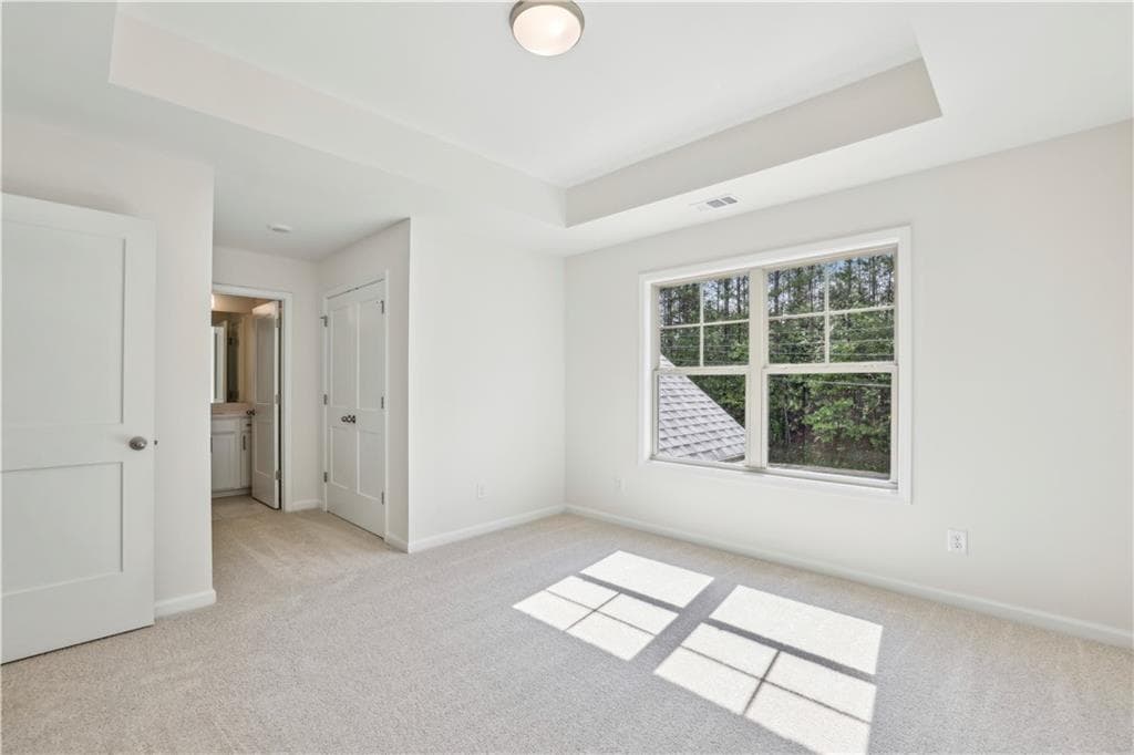 5 bedroom, 5 bathroom, 3,500 sq ft single family residence under contract at 5947 Creek Indian Drive, Sugar Hill, GA 30518 — photo 7