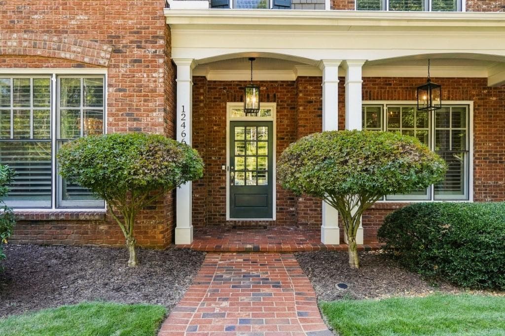 6 bedroom, 5 bathroom, 4,104 sq ft single family residence for sale at 12466 Broadwell Road, Milton, GA 30004 — photo 3