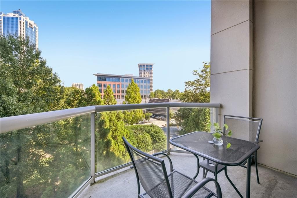 2 bedroom, 3 bathroom, 1,594 sq ft condominium for sale at 2795 Peachtree Road 405, Atlanta, GA 30305 — photo 10
