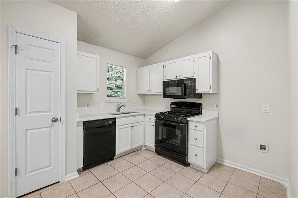 3 bedroom, 2 bathroom, 1,196 sq ft single family residence for sale at 529 Bluff Court, Woodstock, GA 30188 — photo 7