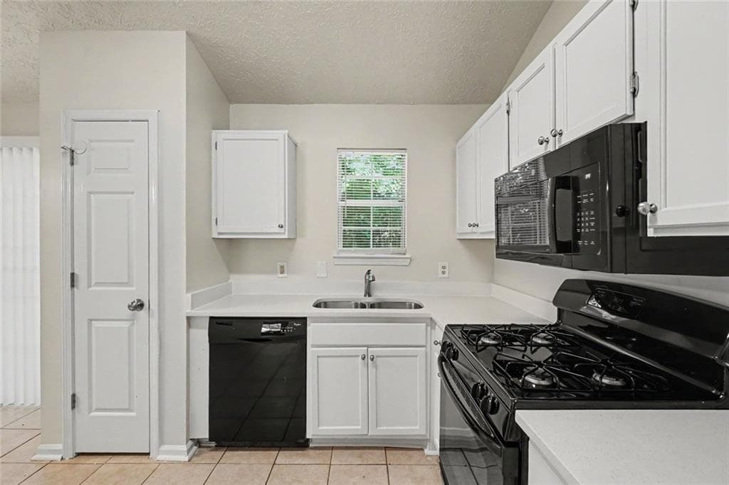 3 bedroom, 2 bathroom, 1,196 sq ft single family residence for sale at 529 Bluff Court, Woodstock, GA 30188 — photo 8