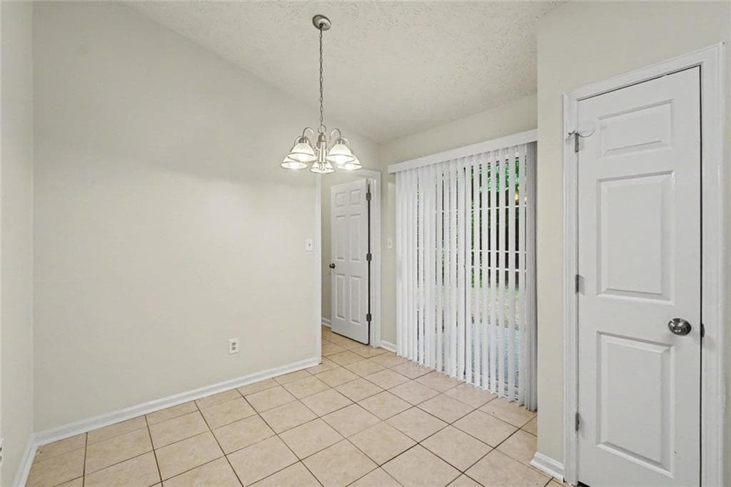 3 bedroom, 2 bathroom, 1,196 sq ft single family residence for sale at 529 Bluff Court, Woodstock, GA 30188 — photo 10
