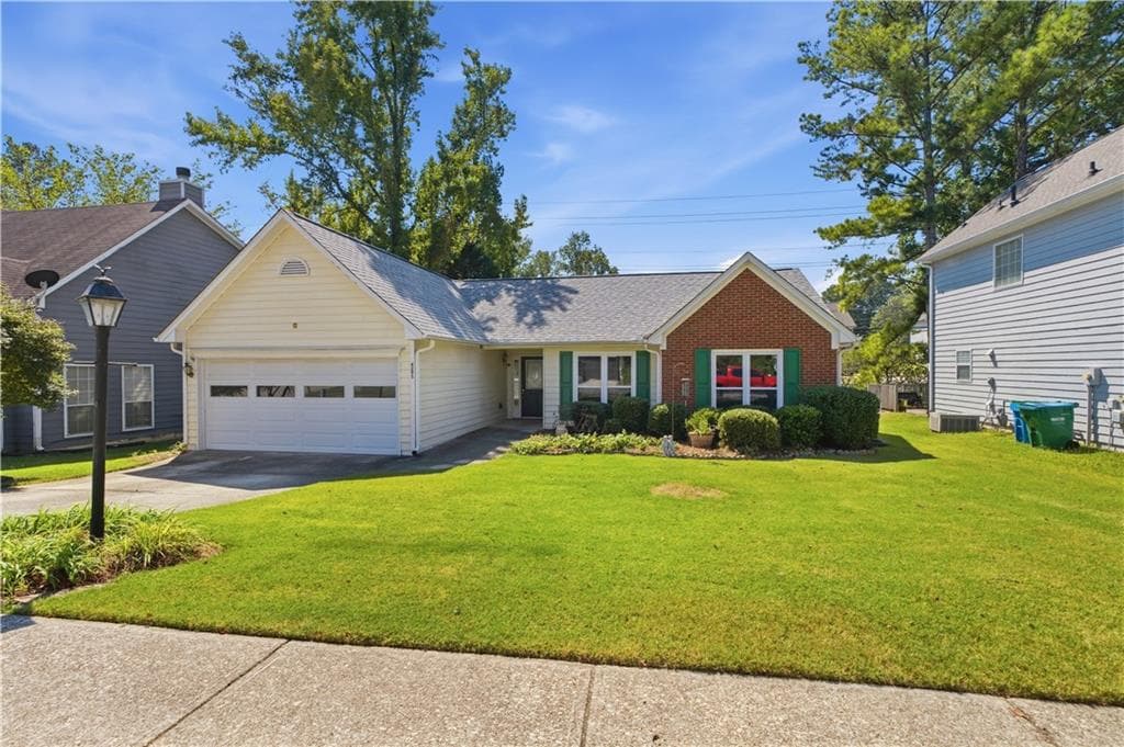 3 bedroom, 2 bathroom, 1,442 sq ft single family residence under contract at 4295 Wildridge Drive, Duluth, GA 30096 — photo 2