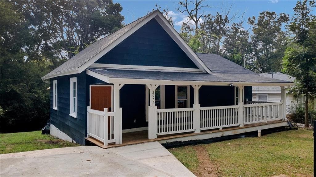 3 bedroom, 2 bathroom, 1,284 sq ft single family residence for sale at 2972 8th Street, East Point, GA 30344 — photo 3