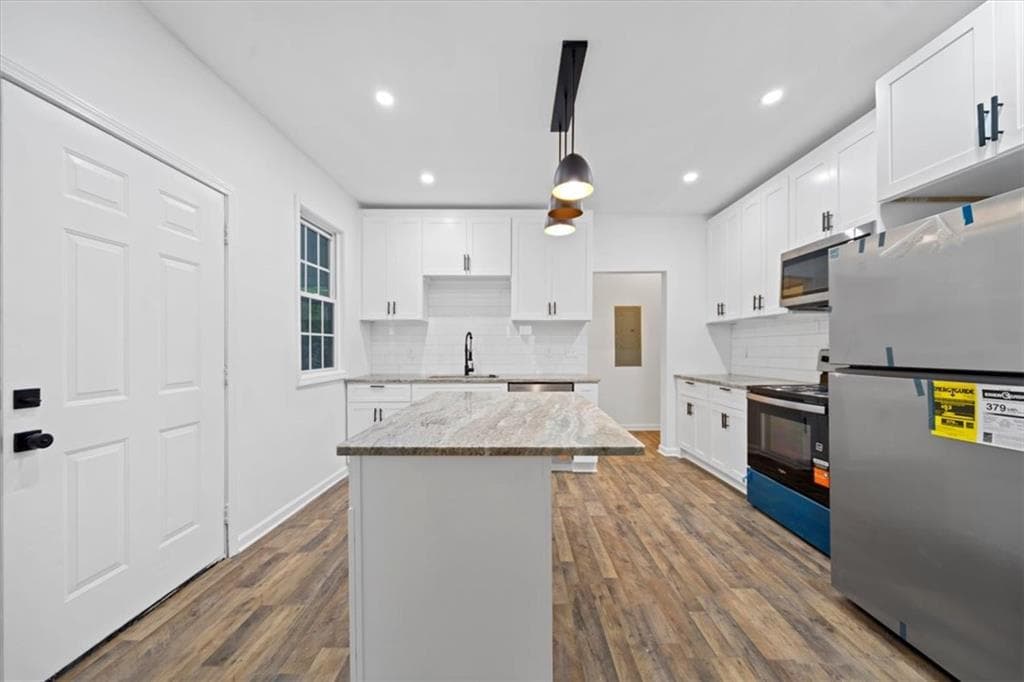 3 bedroom, 2 bathroom, 1,284 sq ft single family residence for sale at 2972 8th Street, East Point, GA 30344 — photo 10