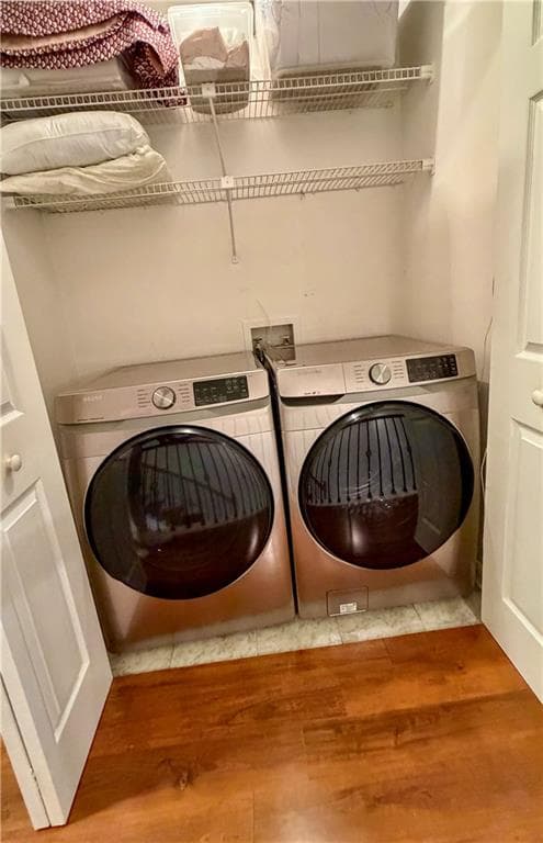 2 bedroom, 3 bathroom, 1,573 sq ft townhouse for sale at 230 Peachtree Hollow Court, Atlanta, GA 30328 — photo 9
