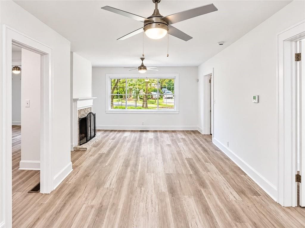 3 bedroom, 2 bathroom, 1,300 sq ft single family residence for sale at 1847 Sylvan Road, Atlanta, GA 30310 — photo 6