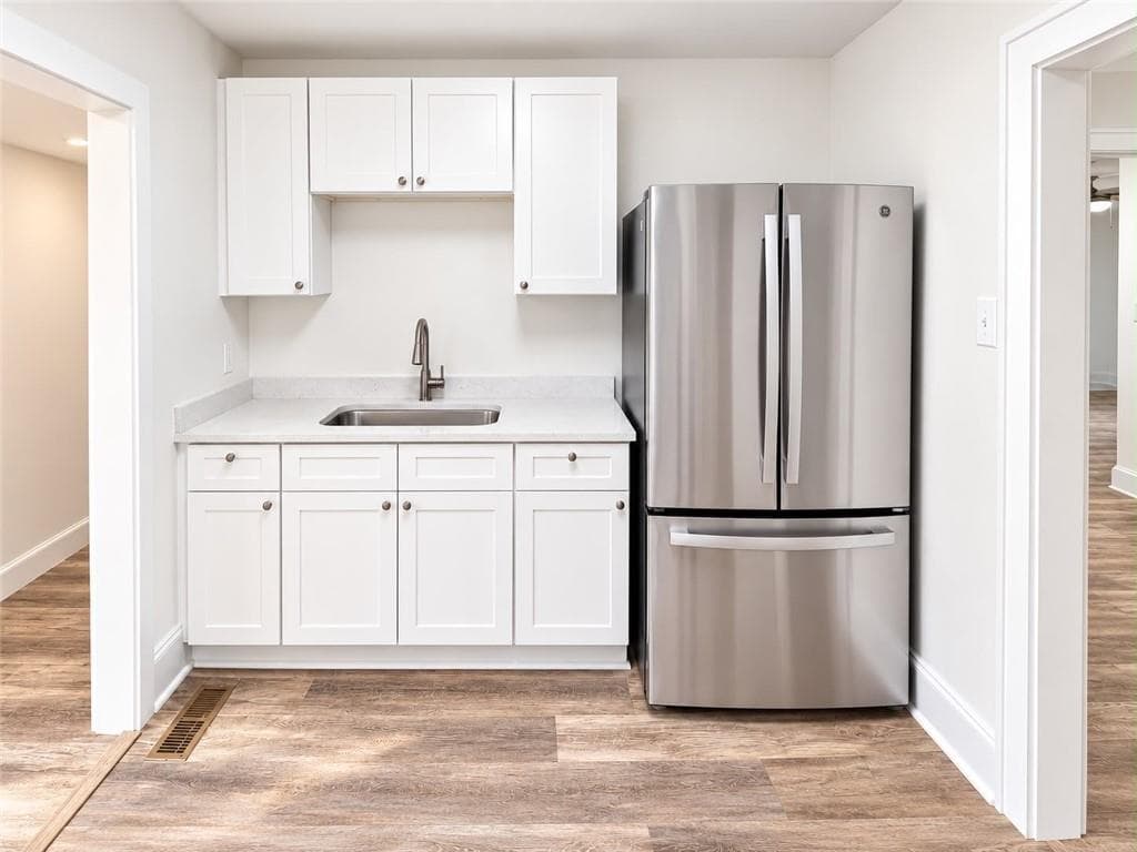3 bedroom, 2 bathroom, 1,300 sq ft single family residence for sale at 1847 Sylvan Road, Atlanta, GA 30310 — photo 8