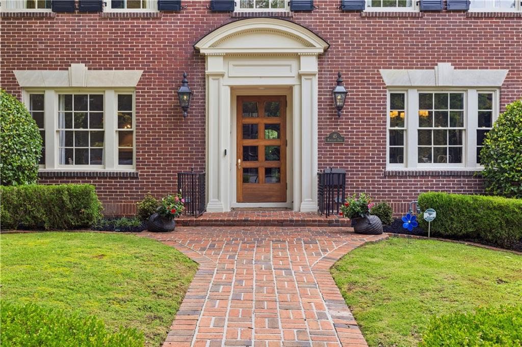 5 bedroom, 6 bathroom, 6,244 sq ft single family residence for sale at 45 Montclair Drive, Atlanta, GA 30309 — photo 3