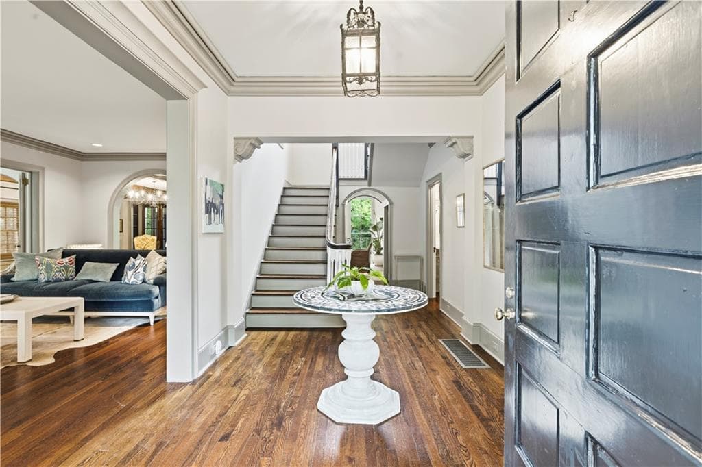 5 bedroom, 6 bathroom, 6,244 sq ft single family residence for sale at 45 Montclair Drive, Atlanta, GA 30309 — photo 4