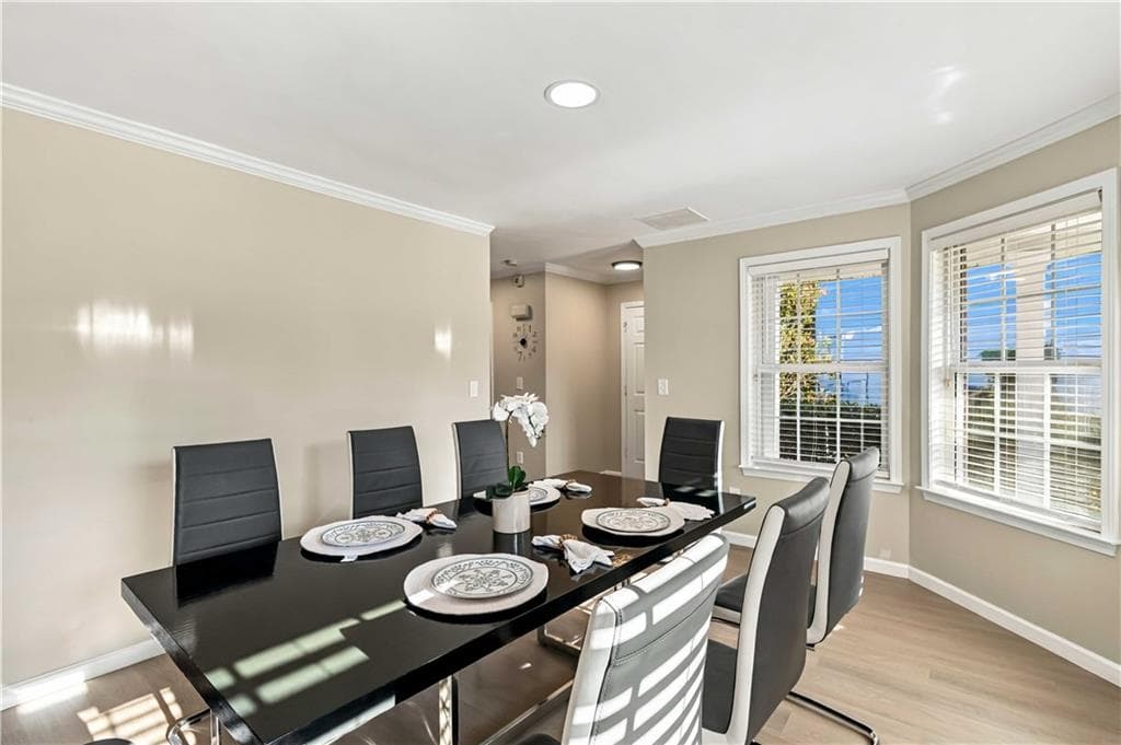 4 bedroom, 3 bathroom, 2,298 sq ft single family residence under contract at 1220 Skylar Ridge Circle, Buford, GA 30519 — photo 4