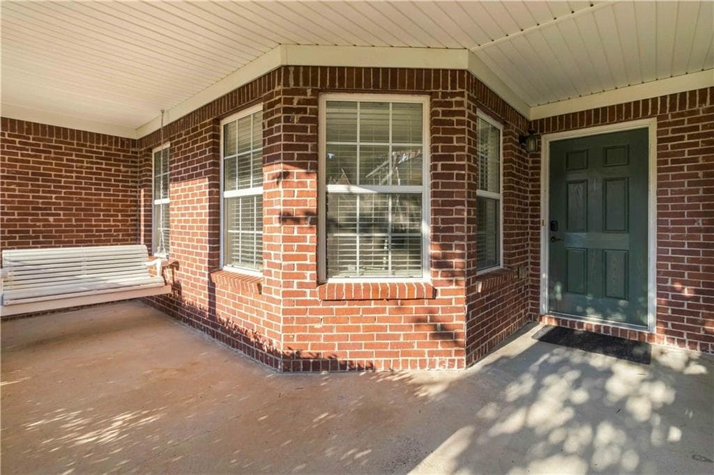 4 bedroom, 3 bathroom, 2,298 sq ft single family residence under contract at 1220 Skylar Ridge Circle, Buford, GA 30519 — photo 8