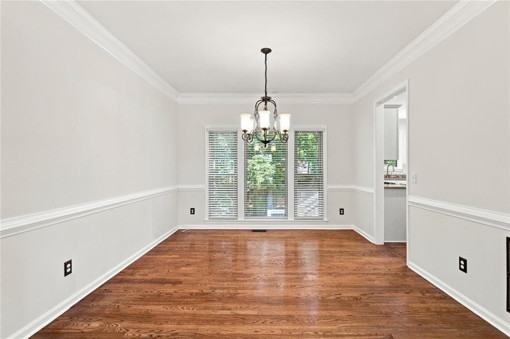 7 bedroom, 4 bathroom, 5,004 sq ft single family residence for sale at 1073 Hopedale Lane, Lawrenceville, GA 30043 — photo 4