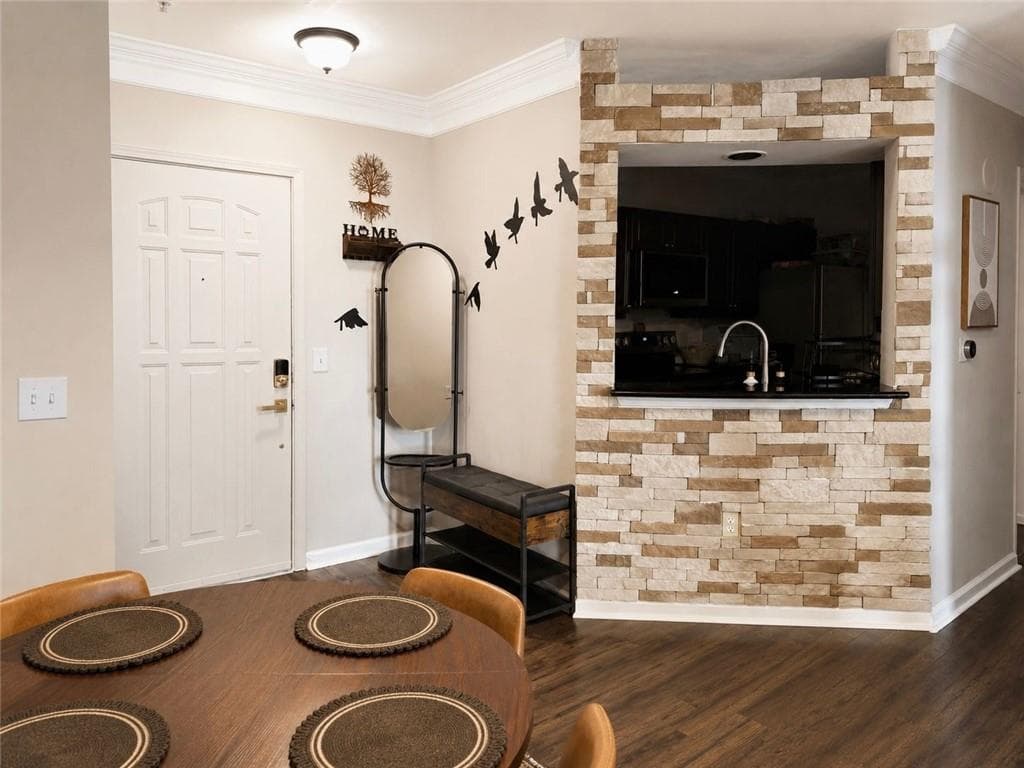 1 bedroom, 1 bathroom, 793 sq ft condominium for sale at 3334 Peachtree Road 1505, Atlanta, GA 30326 — photo 3