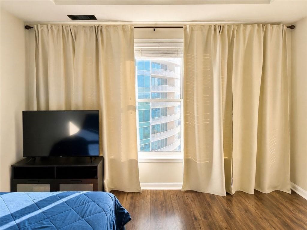 1 bedroom, 1 bathroom, 793 sq ft condominium for sale at 3334 Peachtree Road 1505, Atlanta, GA 30326 — photo 10