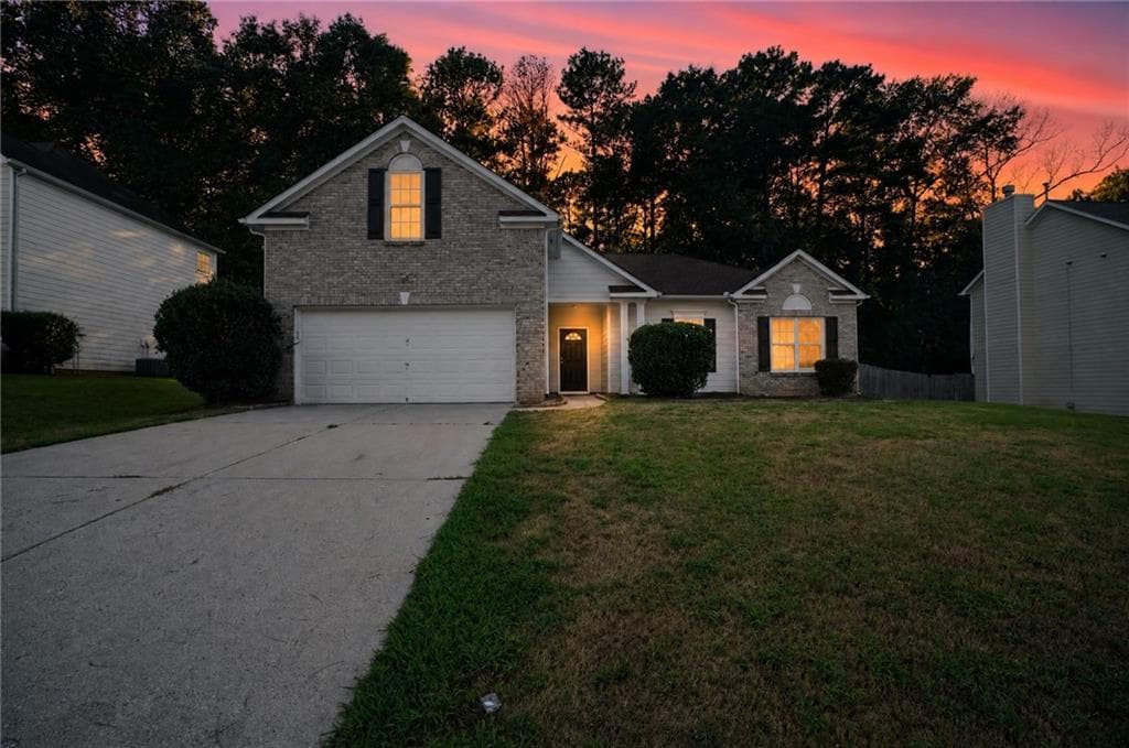 4 bedroom, 2 bathroom, 2,086 sq ft single family residence for sale at 433 Concord Circle, Mcdonough, GA 30253 — photo 2