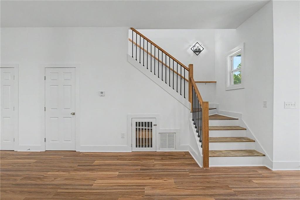 5 bedroom, 5 bathroom, 2,696 sq ft single family residence for sale at 1514 Mercer Avenue, Atlanta, GA 30337 — photo 10